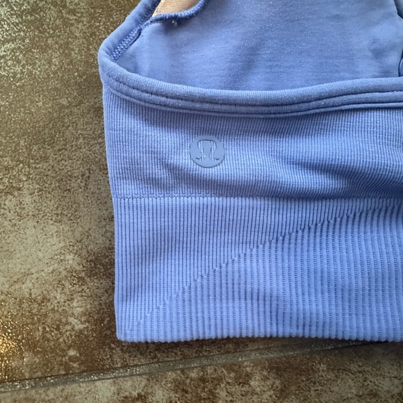 Lululemon sports bra size 6 - Picture 3 of 4
